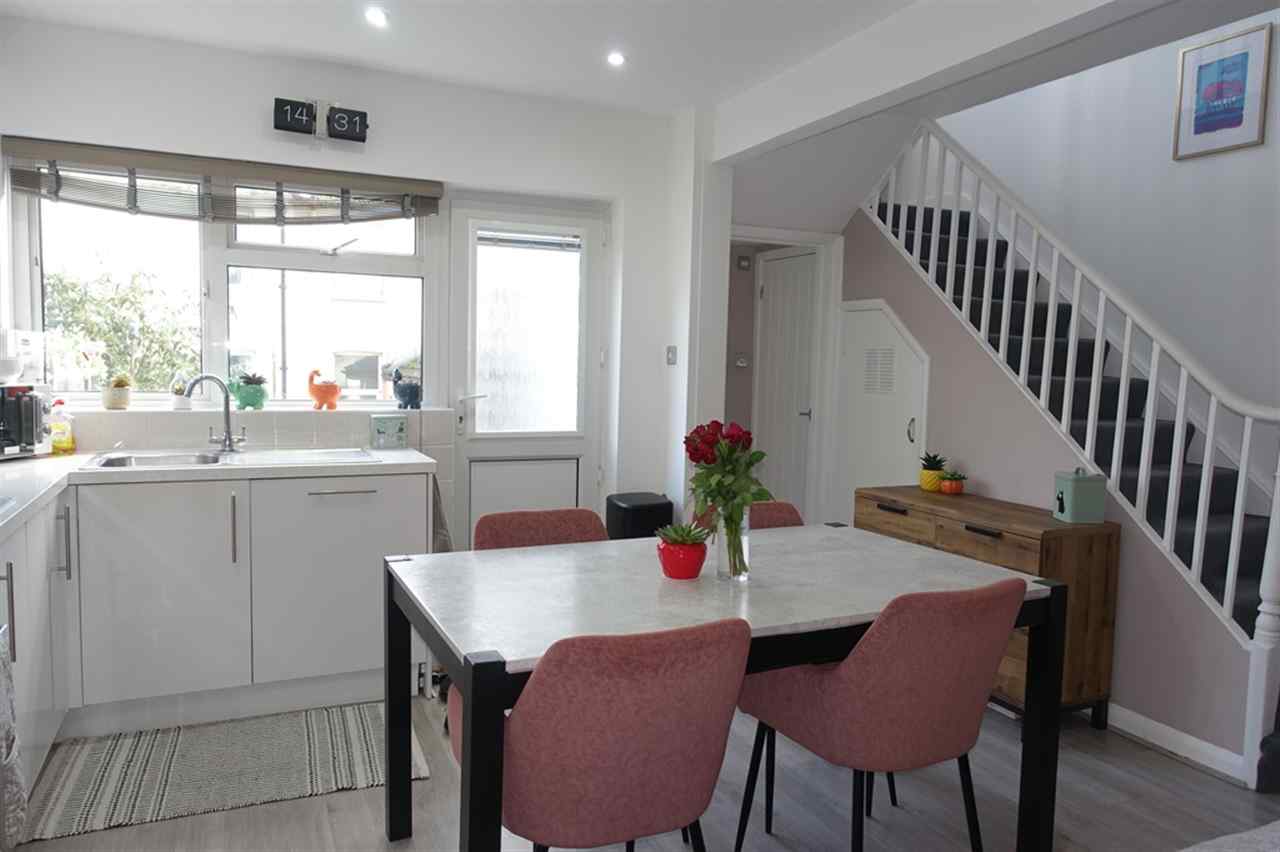 resized-2349823-Kitchen Dining Area B.JPG